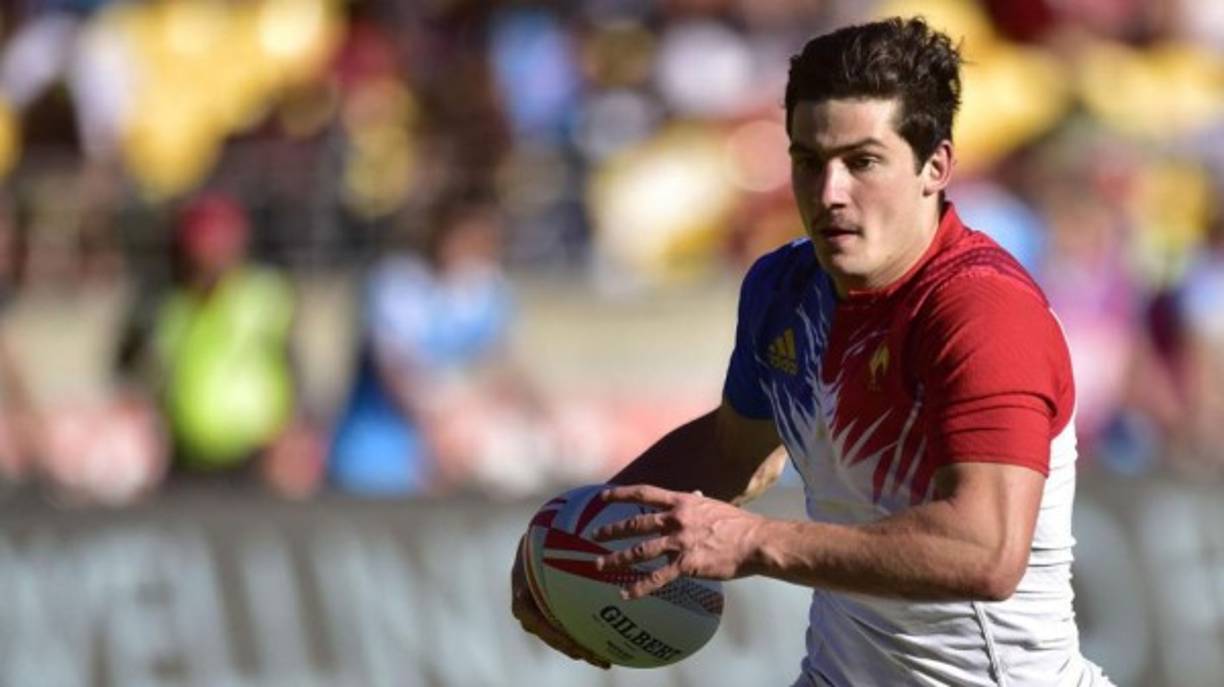 Steeve Barry, Francia, rugby, 25 años y 1.81 metros. La rudeza y fuerza necesarias para desempeñarse en la cancha jamás lo hacen perder la sonrisa ni el sentido del humor.