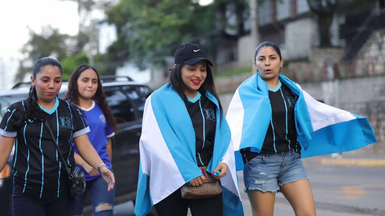 Las cámaras de Diario LA PRENSA con nuestros fotógrafos Mauricio Ayala, Emilio Flores y Marvin Salgado capturaron las mejores imágenes del ambientazo en Tegucigalpa.