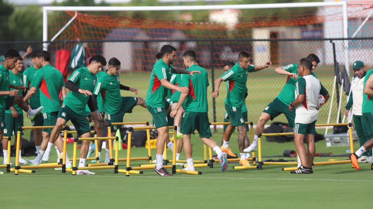 “El Tri” entrenó este sábado con los ánimos renovados y con la presencia de Jaime Lozano, quien estará como entrenador interino luego de la salida de Cocca.