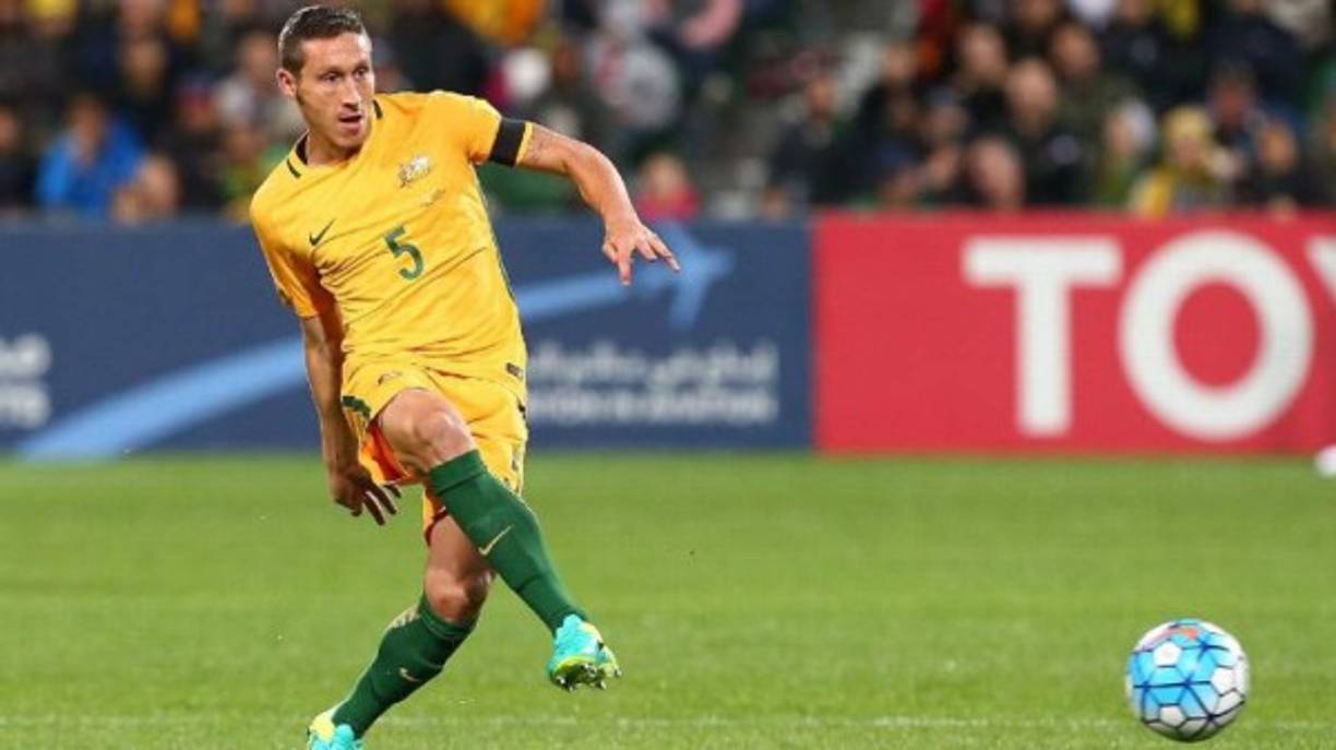 Mark Milligan: Volante que milta en la Liga de Emiratos Árabes Unidos con el Baniyas SC.