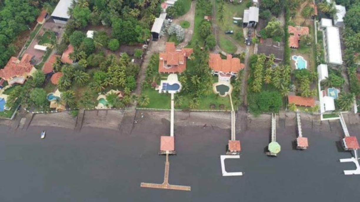 Vista aérea de la propiedad en la playa Costa del Sol en El Salvador. Foto/ FGR