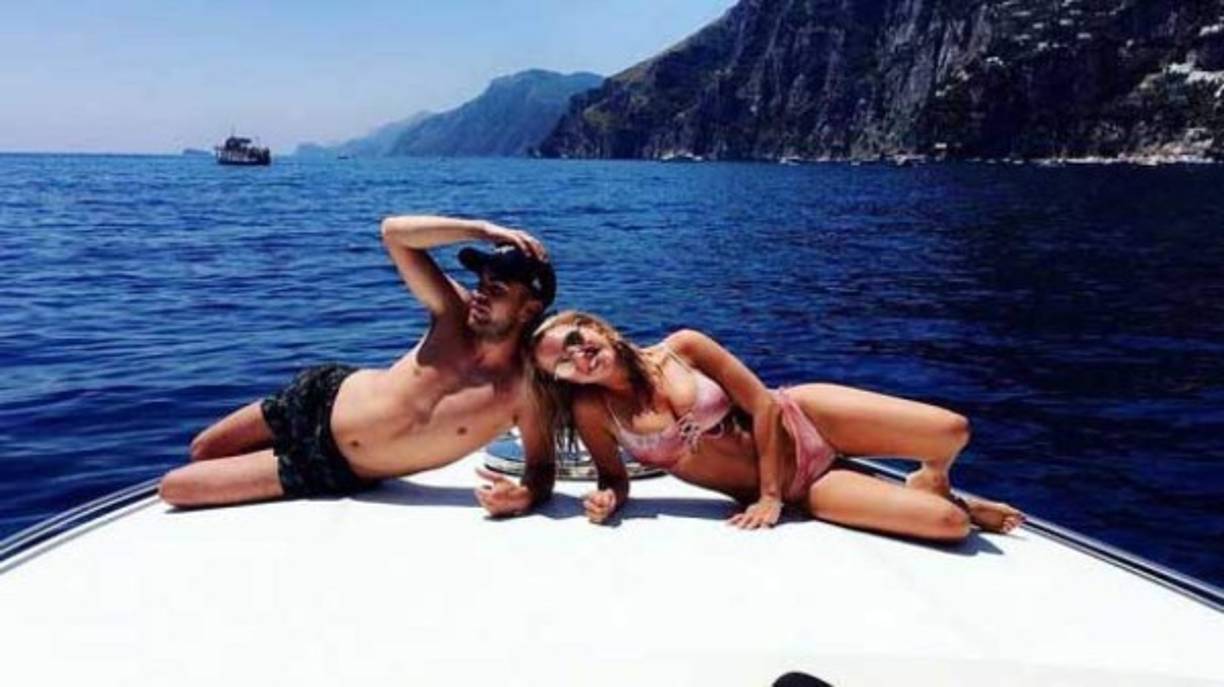 'Me gusta practicar el sexo en lugares insólitos... como en el lavabo (lavamanos) de un tren, eso me gusta mucho', confesó la chica dejando a todos con la boca abierta