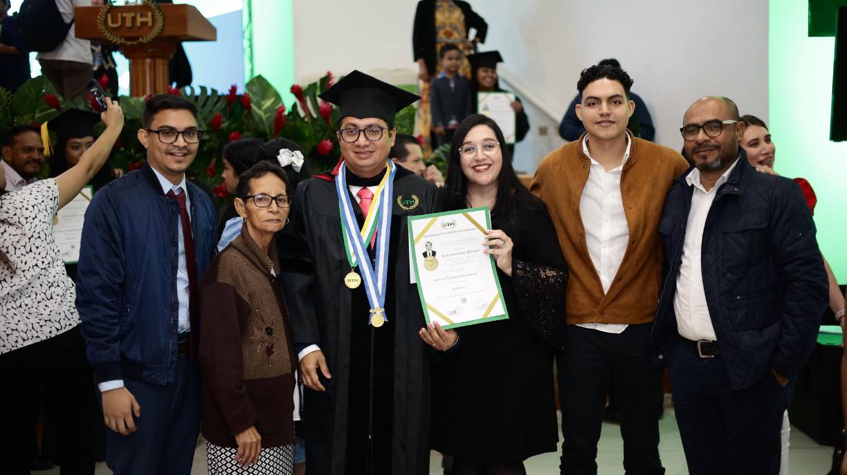 Kevin López, Rosa Rodríguez, José Cecilio Damas, Alejandra Cáceres, Didier Damas y Orlando Damas