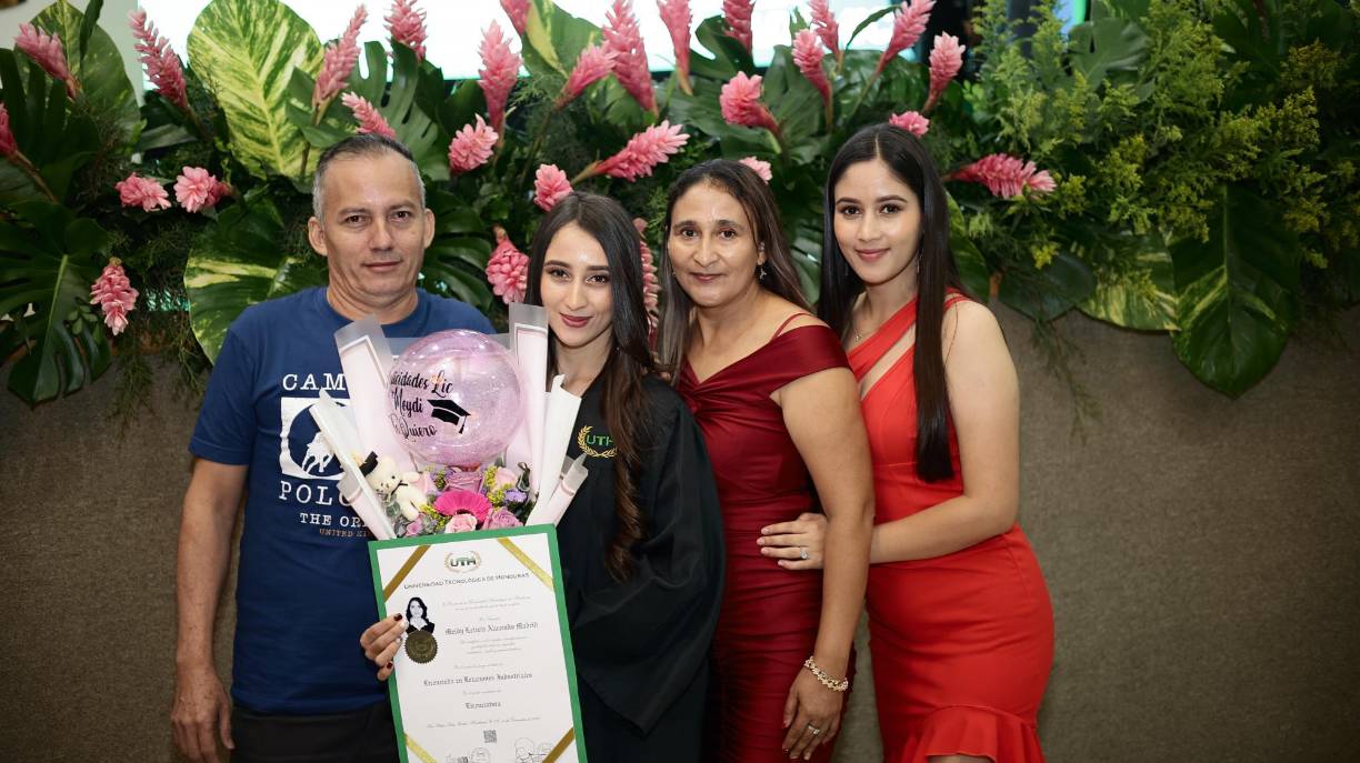 Manuel Alvarado, Meidy Alvarado, Rosa Madrid y Yensy Alvarado