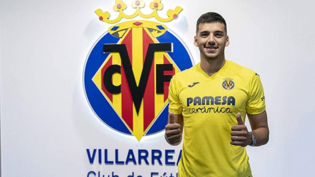 El Villarreal ha anunciado este viernes el fichaje del guardameta argentino Gerónimo Rulli, que llega para sustituir a Andrés Fernández, traspasado al Huesca hace una semana. El club castellonense cerró el jueves el acuerdo con la Real Sociedad por el traspaso del 100% de los derechos del jugador por cinco millones, más un millón en variables.