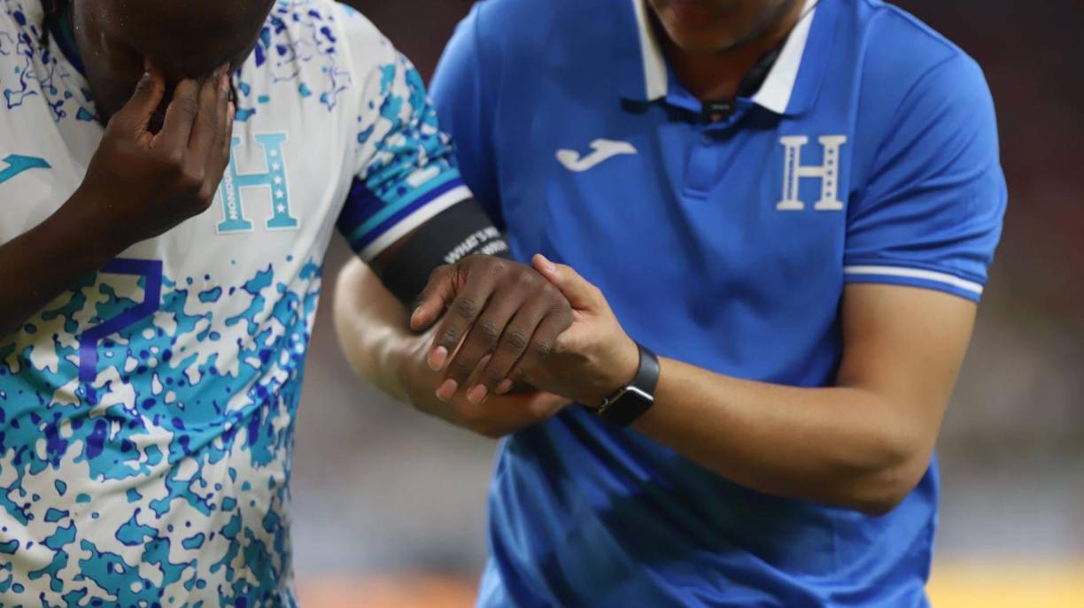 Las malas noticias y las lesiones siguen y suman en el campamento hondureño en la Copa Oro 2023. La lesión de Alberth Elis trastoca por completo el pizarrón de Diego Vázquez.