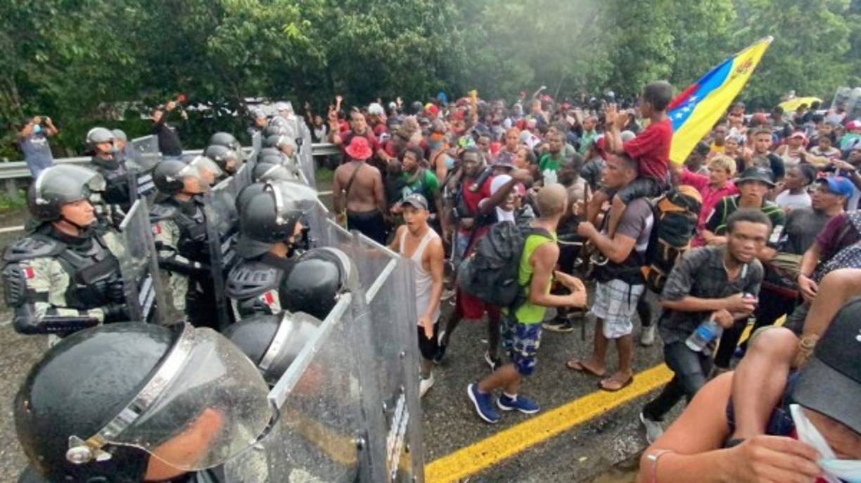 Tres agencias de la ONU -Acnur, OIM y ONU-DH- exigieron de hecho este martes a las autoridades mexicanas 'respetar los derechos humanos de los migrantes' tras el violento operativo para disolver dicha caravana.