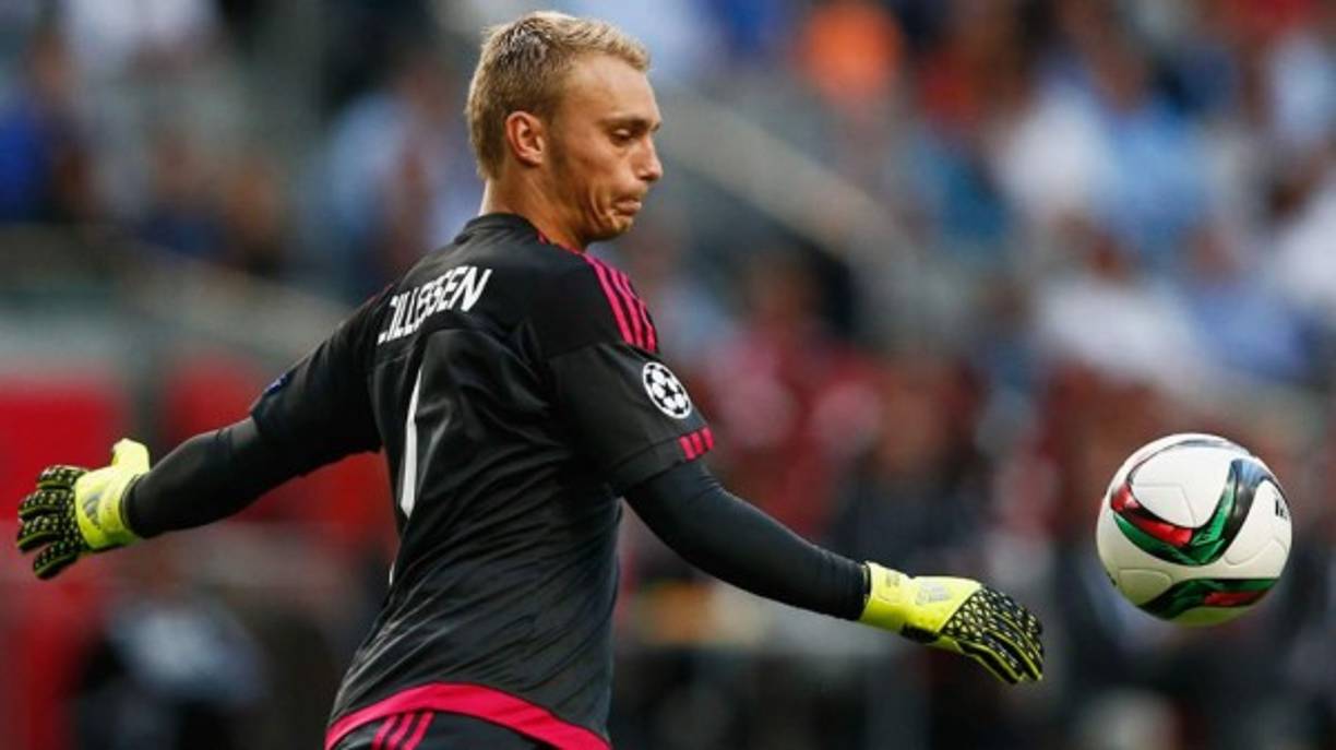 El FC Barcelona, ofensiva final por Jasper Cillessen. El acuerdo es total y sólo falta la firma, pero el club azulgrana no anunciará el fichaje del portero hasta después del partido de Champions League que tiene el Ajax.