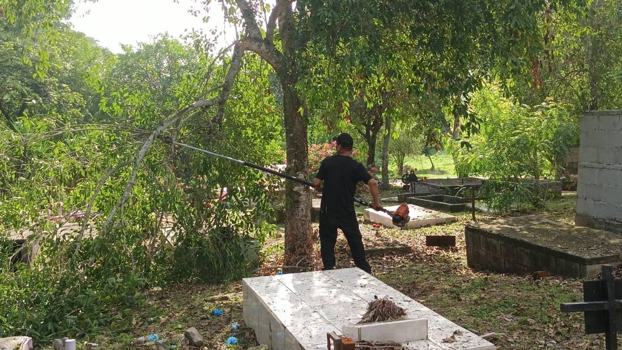 Listos cementerios por Día de Difuntos en San Pedro Sula