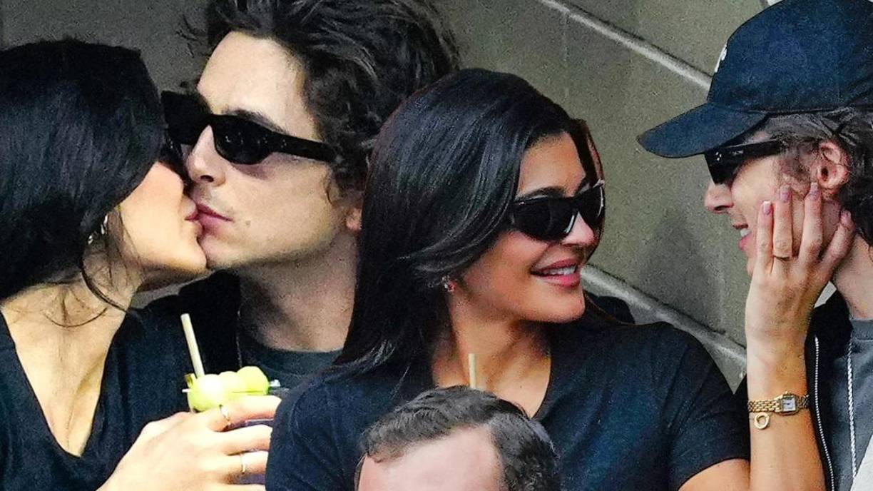 La pareja más mediática del momento, la que forman la estrella televisiva Kylie Jenner y el reputado actor Timothée Chalamet, sigue dando de qué hablar. Ayer domingo ofrecieron una nueva dosis de romanticismo en plena final del US Open, en un Arthur Ashe Stadium repleto de rostros conocidos.