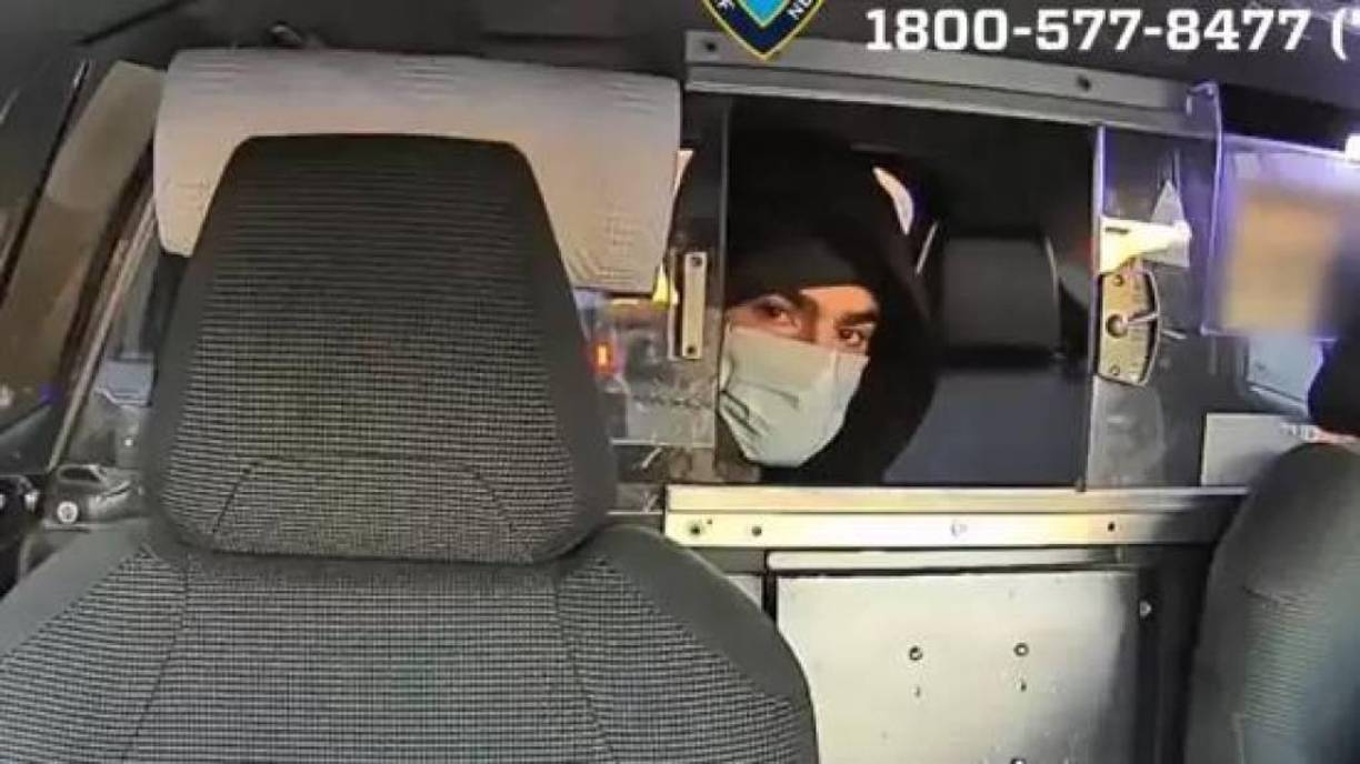 En los últimos meses Mangione ha desaparecido de la vida de su familia y amigos, algunos de los cuales le dejaron mensajes en sus redes sociales: “Nadie sabe de ti desde hace meses, y aparentemente tu familia te está buscando”, decía uno de los post, de acuerdo con CNN.