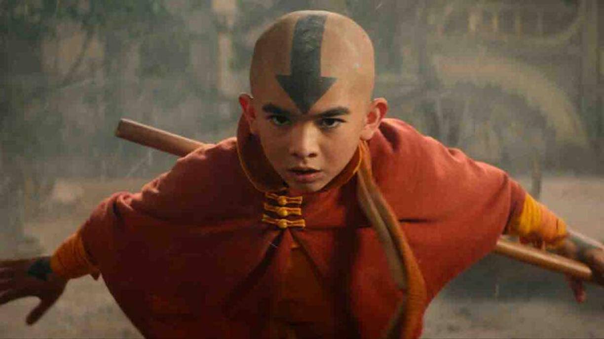 El 22 de febrero llega a Netflix el live action de “Avatar: La Leyenda de Aang” contará con ocho episodios. Se basa en la serie animada que se transmitió en Nickelodeon entre 2005 y 2008. Cuenta las aventuras de Aang, el último Avatar, quien mantiene el equilibrio en el mundo al controlar los cuatro elementos: Agua, Tierra, Fuego y Aire. Estas se asocian a las cuatro naciones en las que se divide el planeta.