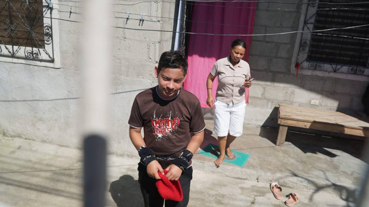 José Manuel perdió su memoria y cuando estaba volviendo en sí, tuvo una recaída y se ha vuelto agresivo.