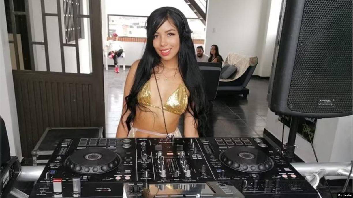 “La niña salió el día viernes con su prometido,<b> </b>un fin de semana de rumbas, viernes y sábado. Ella estuvo compartiendo estados de WhatsApp y es todo lo que sabemos. A la fecha de hoy, no sabemos nada del señor. Queremos que las autoridades se hagan presentes”, dijo a medios locales el tío de la víctima, Carlos Trespalacios.