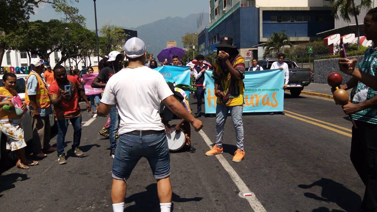 Las celebraciones se extendieron hasta el centro de San Pedro Sula. 