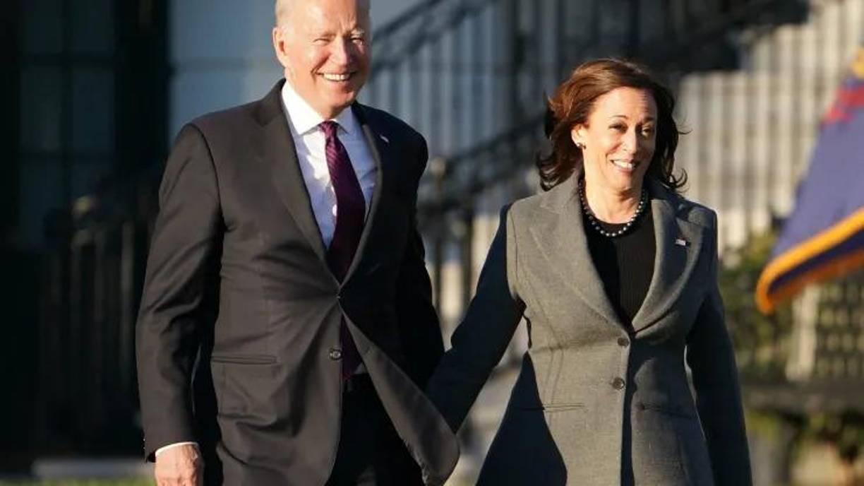 Harris, sin embargo, se ha mostrado fiel a Biden y poco después del debate le defendió en entrevistas en CNN y MSNBC. Además, en un acto el viernes en Las Vegas, afirmó que las elecciones no se van a decidir en una sola noche y consideró que los estadounidenses deben decidir “entre alguien que miente y alguien que lidera”.