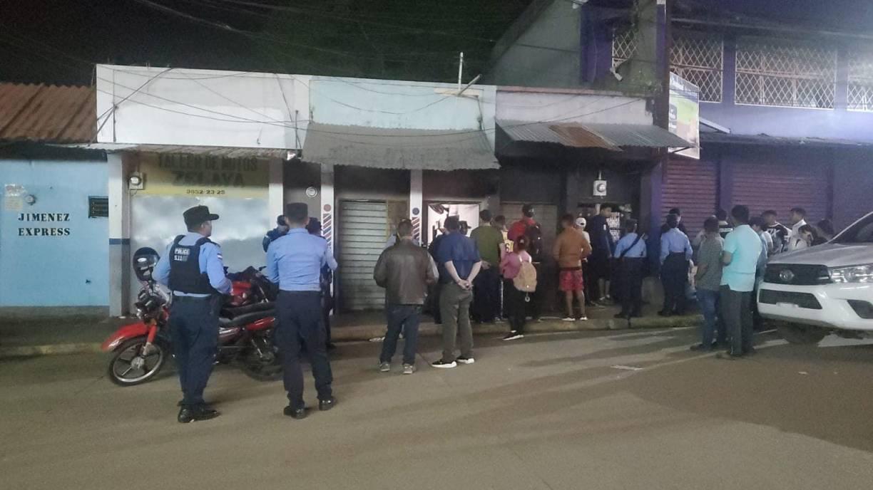 La Policía Nacional capturó a Medardo Galeano esa misma noche, cuando intentaba escapar llevando en brazos a su hijo. Vecinos de la pareja informaron que el presunto agresor se encontraba bajo los efectos de drogas al momento del crimen y que el acto habría sido motivado por una discusión entre ambos.