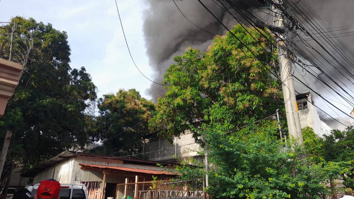 El incendio dejó pérdidas materiales que ascienden a millones de lempiras.