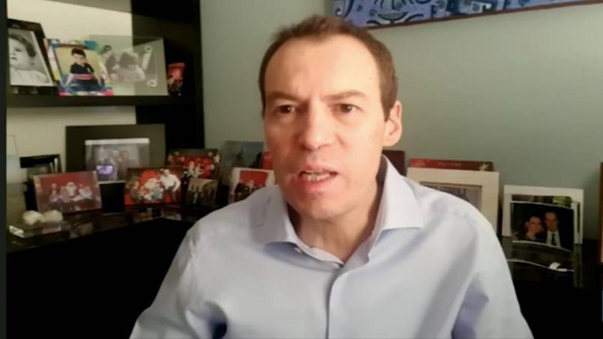 “Estoy trabajando muy fuerte en casa con un rehabilitador de primerísimo nivel en mis terapias de rehabilitación pulmonar y física para volver con todo en el 2023 “, indicó André Marín.