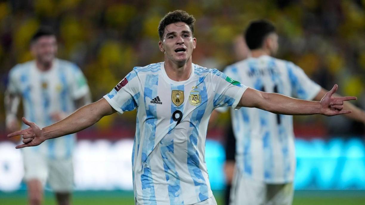 Julián Álvarez (22 años) - El delantero del Manchester City de la Premier League tiene un valor de mercado de 28 millones de euros.