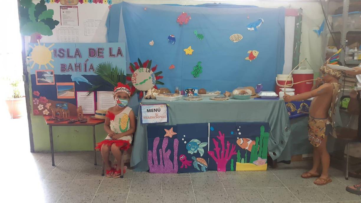 Además, hubo representación de cultural de cada departamento de Honduras. 