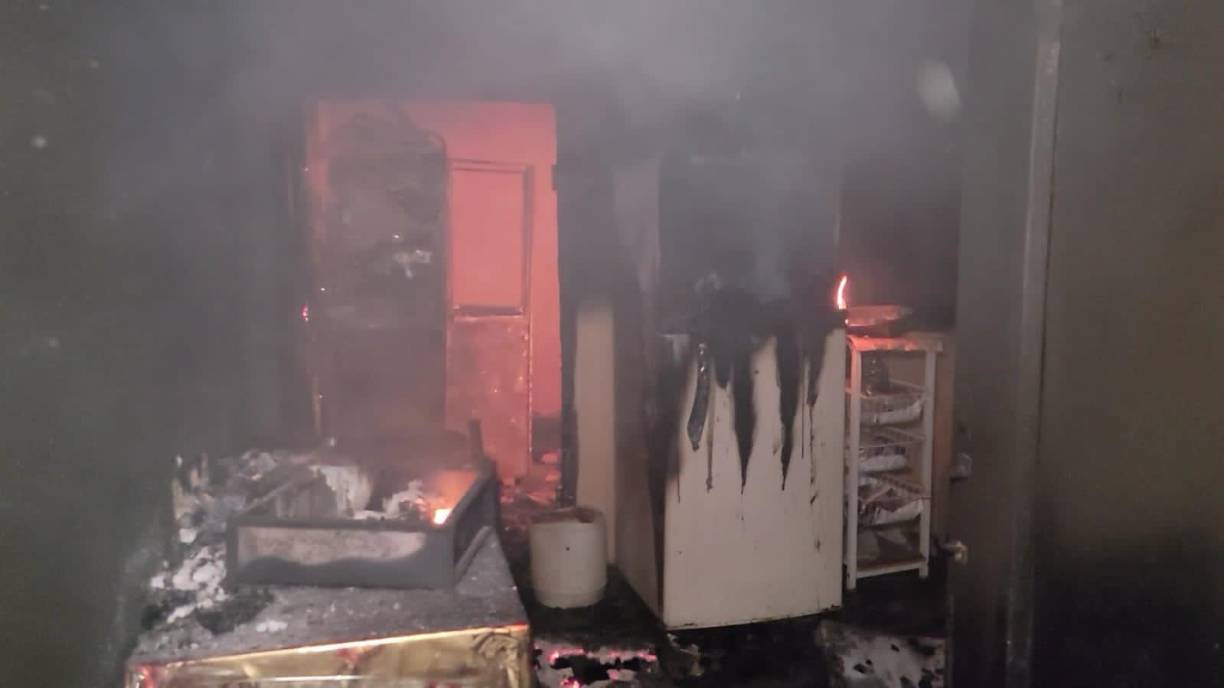 Cuando los apagafuegos lograron extinguir las llamas y procedieron a enfriar el lugar.