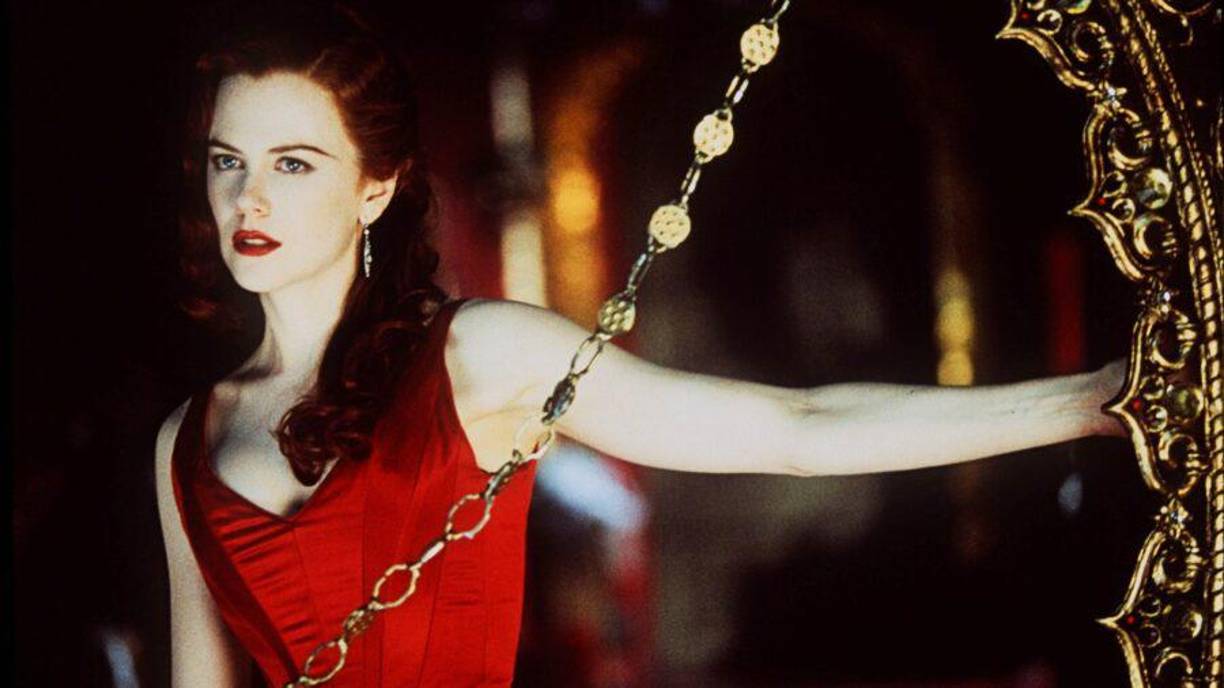 Kate Hudson hizo una indirecta sutil a Nicole Kidman, de 55 años, por ser parte del elenco del filme, y señalando la diferencia de edad de 12 años entre ellas. Asimismo, insinuó que Kidman ganó el papel por su amistad con el director Baz Luhrmann 