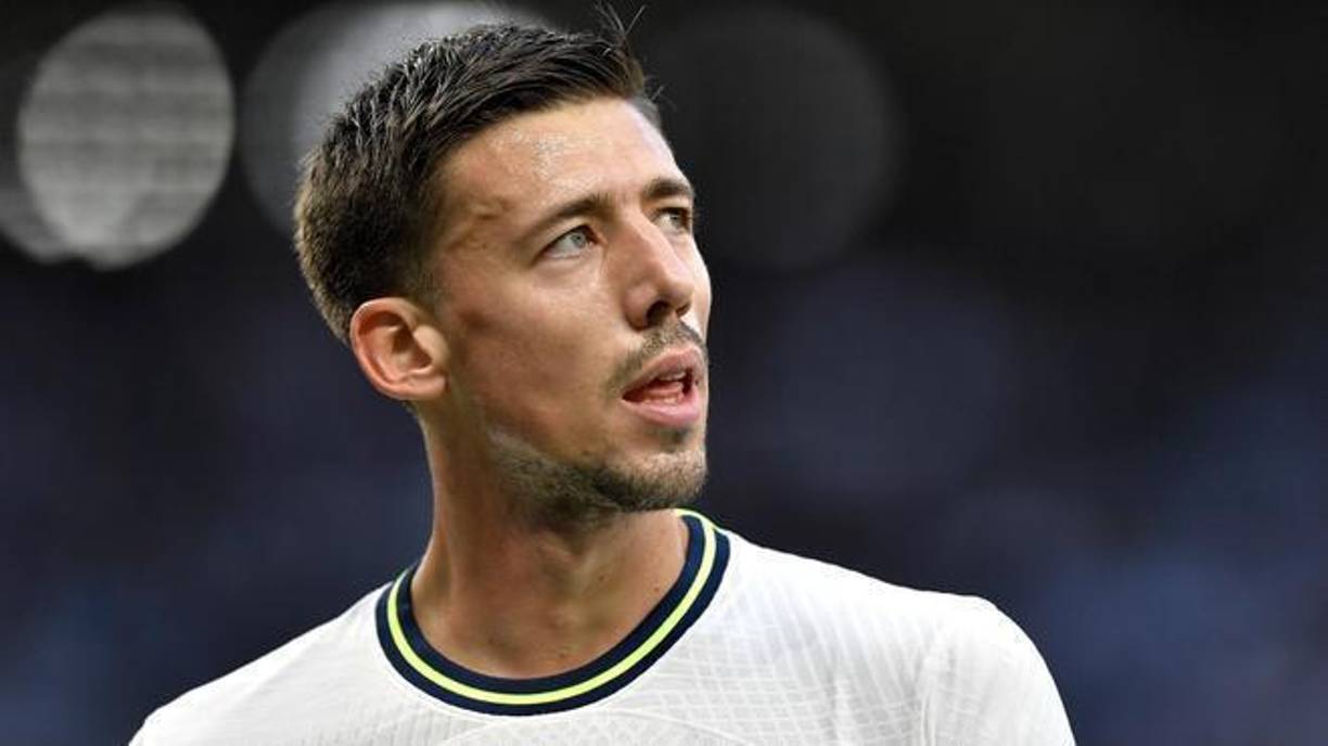 Clement Lenglet: El francés que está cedido en el Tottenham, no tendría cabida ante el gran nivel de Christensen y Koundé. Barcelona espera que los ingleses lo compren, pero hasta ahora no hay oferta. Su valor es de 12 millones de euros.