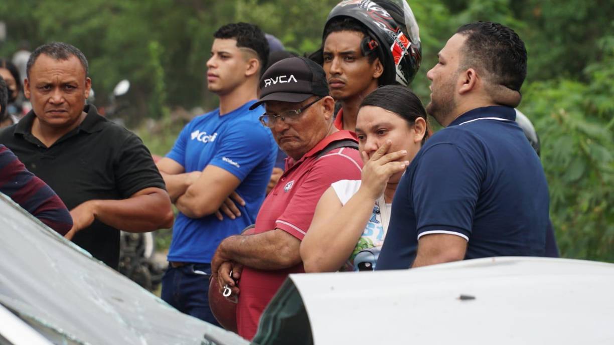 La familia de los hermanos Maldonado llegó al lugar a reconocer el cuerpo de Gustavo Adolfo.