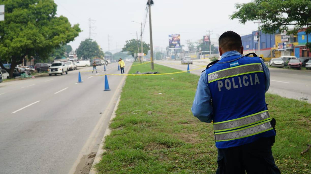 Allí, supuestamente, tuvo una discusión con un hombre, quien molesto se fue del lugar sin ella. 