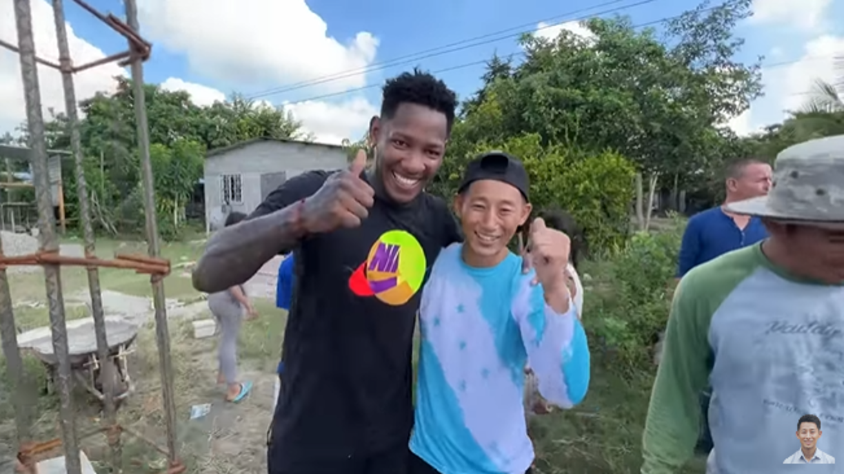 Ambos disfrutaron de un momento ameno en la colonia Rivera Hernández. Sus caras lo dicen todo.