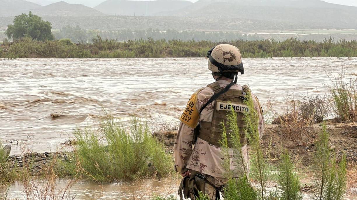 Es importante destacar que actualmente 83 elementos del Ejército fueron desplegados en Baja California para implementar el "Plan DN-III-E", mientras que la Secretaría de Marina (Semar) cuenta con dos mil 728 elementos que continúan prestando servicios, suministrando alimentos y brindando asistencia médica como parte del "Plan MARINA".