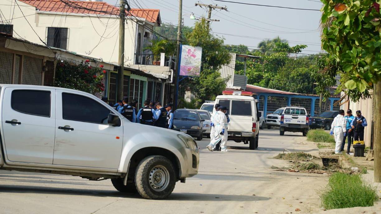 Los responsables del múltiple asesinato huyeron de la escena sin dejar rastro. 