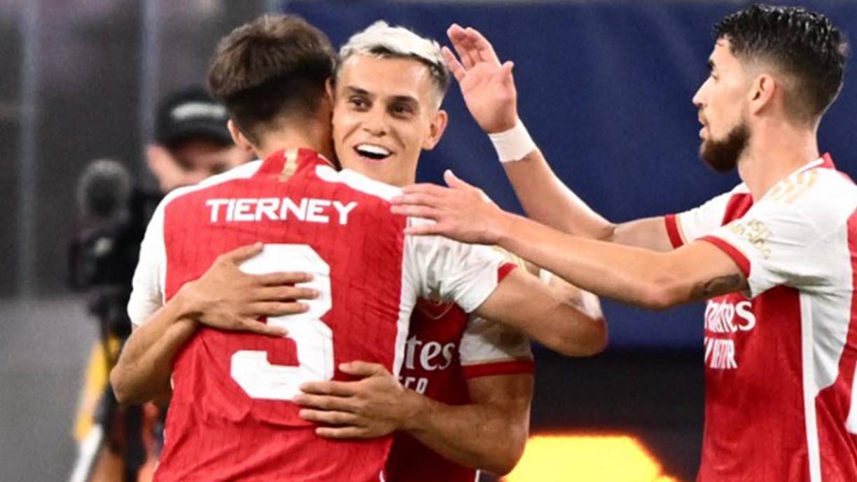 El Arsenal remontó con dianas del inglés Bukayo Saka en el 13, del alemán Kai Havertz en el 43, un doblete del belga Leandro Trossard en el 55 y 78 y un último tanto del portugués Fabio Vieira en el 89.