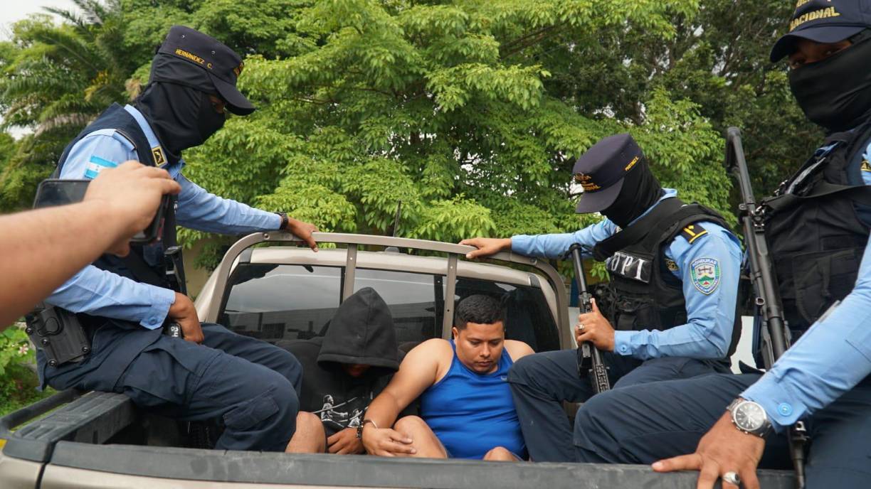 Los apresados responden a los nombres de Mainor Maudiel Sabillón Fernández (33) y Eduardo Noe Quintanilla Amador (21).