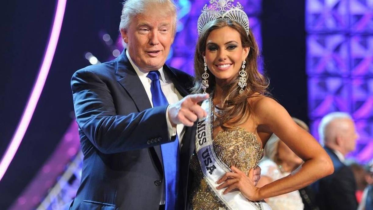  En un post de Facebook, Cassandra Searles, Miss Washington 2013, aseguró que el próximo presidente de los Estados Unidos de América las trataba como su “propiedad”. “Probablemente no quiere que cuente la historia de cuando me agarraba el trasero continuamente y me invitó a su habitación de hotel”, agregó.