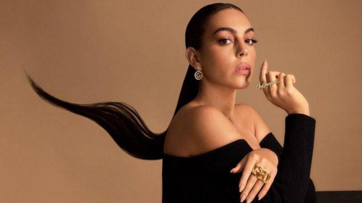 “Una idea con la que coinciden casi todos los ‘fans’ de la pareja. De hecho, la segunda parte de su documental, ‘Soy Georgina’, ha sido de lo más criticada precisamente por esto, por la falta de humildad que muestra en casi todos los momentos”, informó el medio Mundo Deportivo.