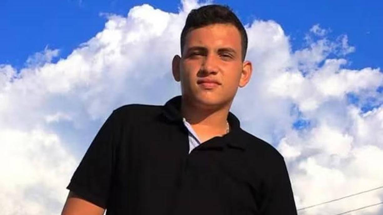 El único sobreviviente inicial fue Santiago, quien recibió un disparo en la cabeza y permaneció hospitalizado en estado crítico. 