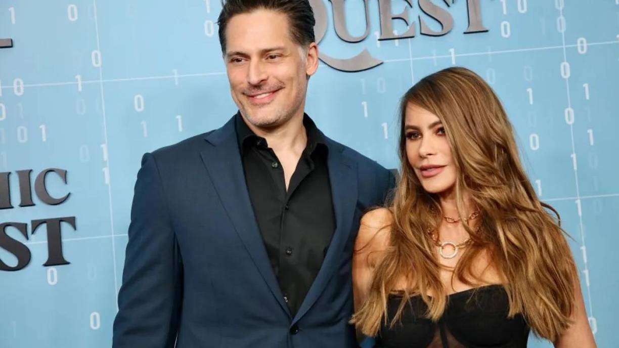 Y si bien su romance con Joe Manganiello ya es cosa del pasado, ahora se rumora que Sofía Vergara ha iniciado una relación sentimental con el cirujano ortopédico Justin Saliman. Sin embargo, Veragara dejó claro que la persona con la que decida compartir su vida “tiene que venir ya con hijos”. Es más, precisó que por esa misma razón ahora prefiere hombres mayores de 50 años.