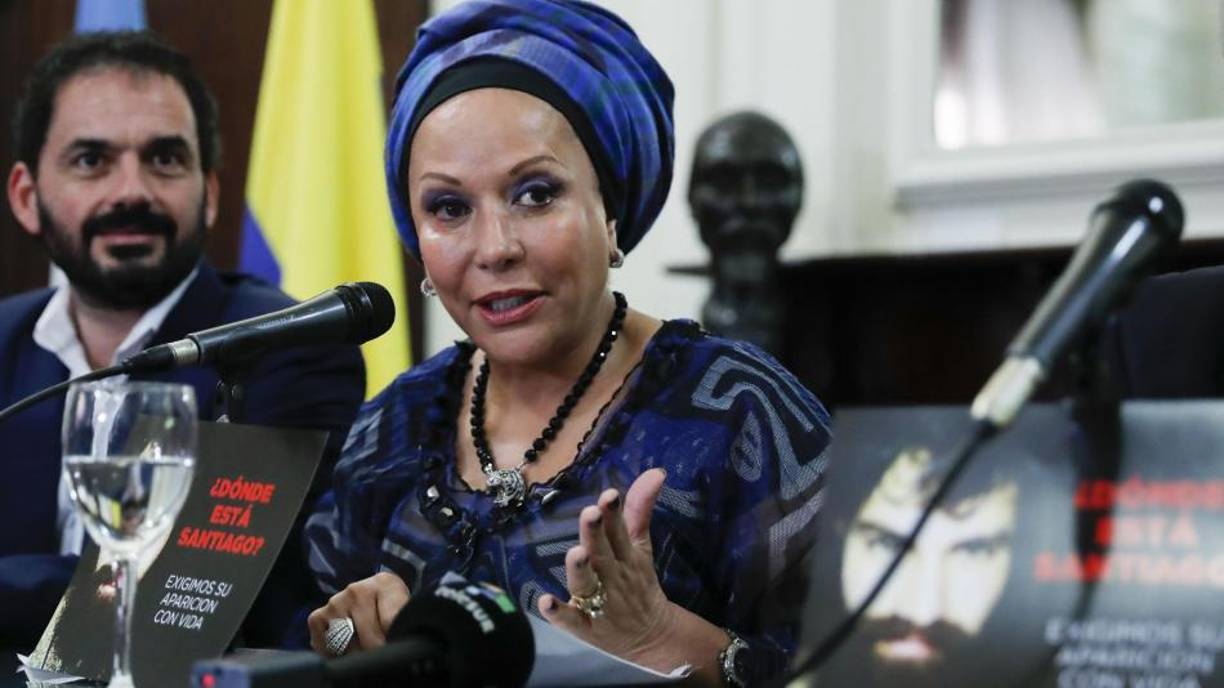 Estando en Colombia, Piedad dijo que ese dinero era pago de un contrato de “asesoría”. “Ese es un contrato de asesoría que yo tengo con un grupo importante. Estuvimos trabajando dos días en la asesoría que yo hago con ellos, que no es ni siquiera aquí, sino en Colombia, y ya, me pagaron y ya eso es todo”, indicó.