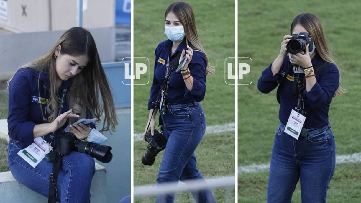 La guapa comunicadora Karla López Quintero estuvo tomando fotografías para su trabajo en Tigo Sports en el clásico Olimpia-Real España.
