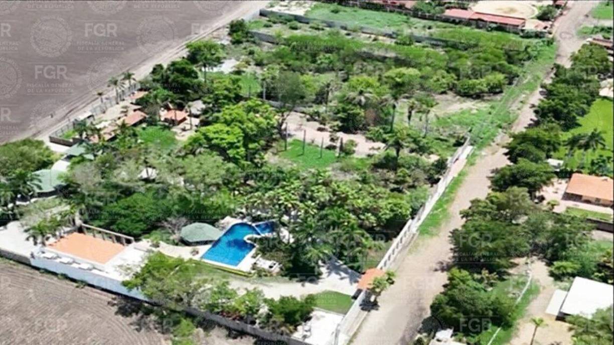 Finalmente, la FGR ha anunciado que se ha preparado una solicitud de orden de aprehensión por secuestro y privación ilegal de la libertad de Ismael “El Mayo” Zambada, dirigida contra Joaquín Guzmán López.