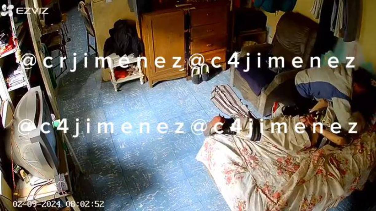 Luego de haber amarrado las manos del adulto mayor, el agresor procedió a cubrir su rostro con una sábana y continuó lanzando advertencias: 