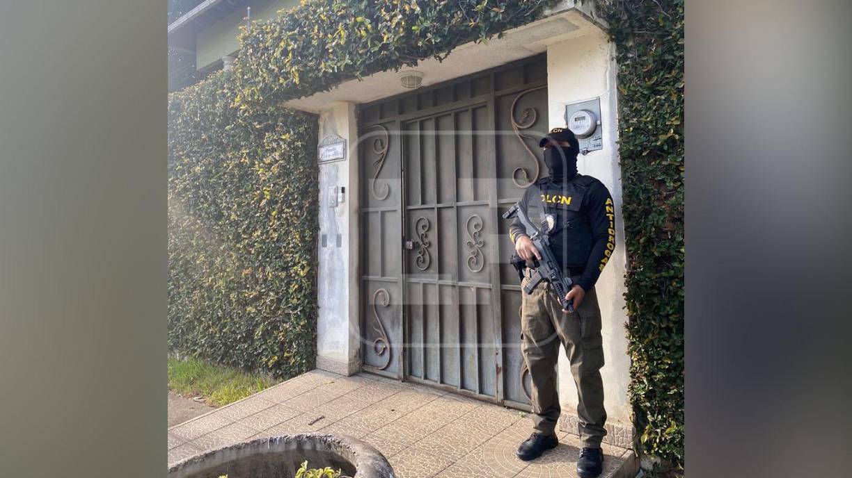 Entre tranto, su esposa fue detenida en Villa Oriente, salida a Danlí.