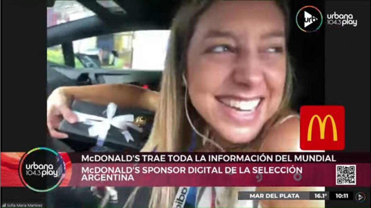 “¿Es para mí?”, le preguntó Sofía Martínez. “Sí, es para vos”, respondió el qatarí, mientras los conductores del programa se reían porque sospechaban que su compañera le estaba “robando” al hombre.