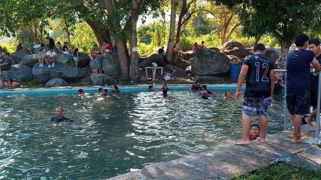 Además, es un ambiente familiar y seguro, sus precios son accesibles, cuentan con tarifas de entrada a tan solo L60 por adulto y L30 por niño.