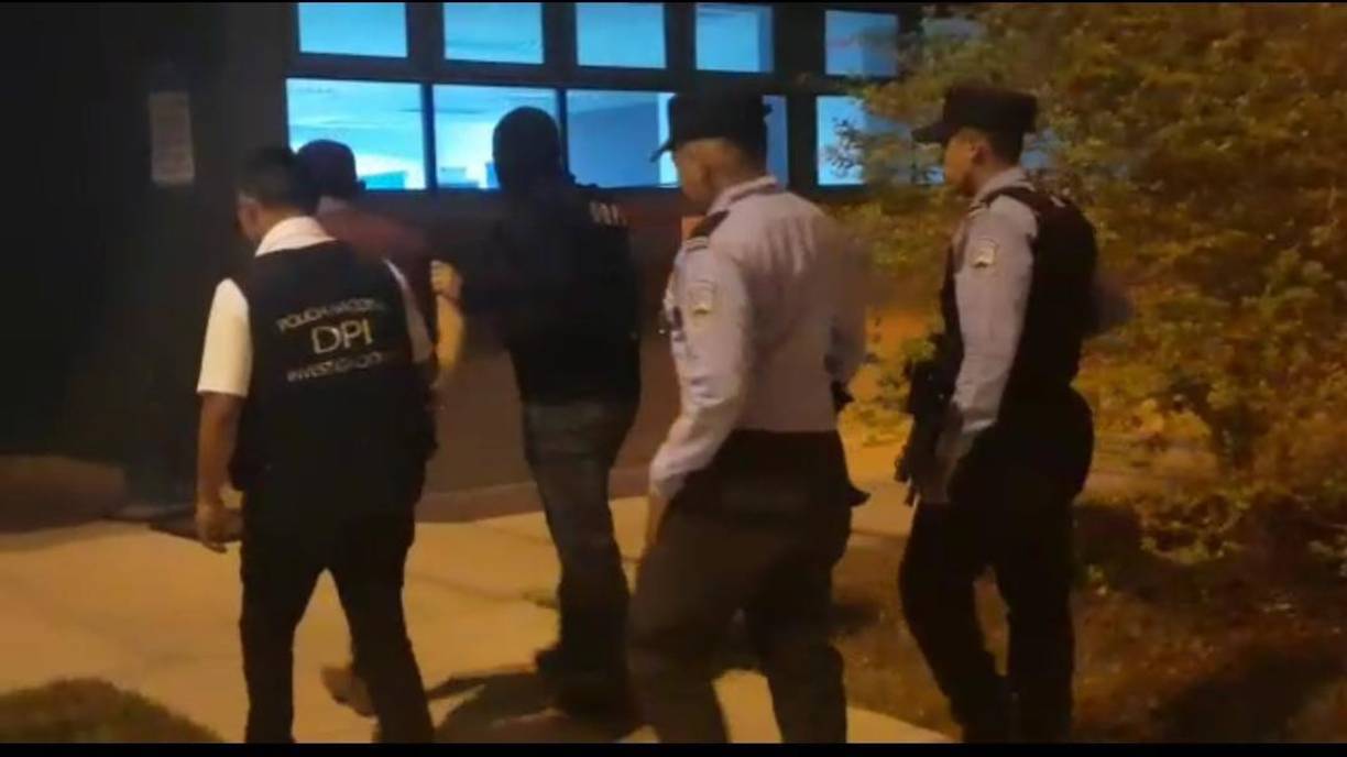 Según informaron los familiares del ahora occiso su propio hijo había dado muerte a su padre con arma blanca (machete).