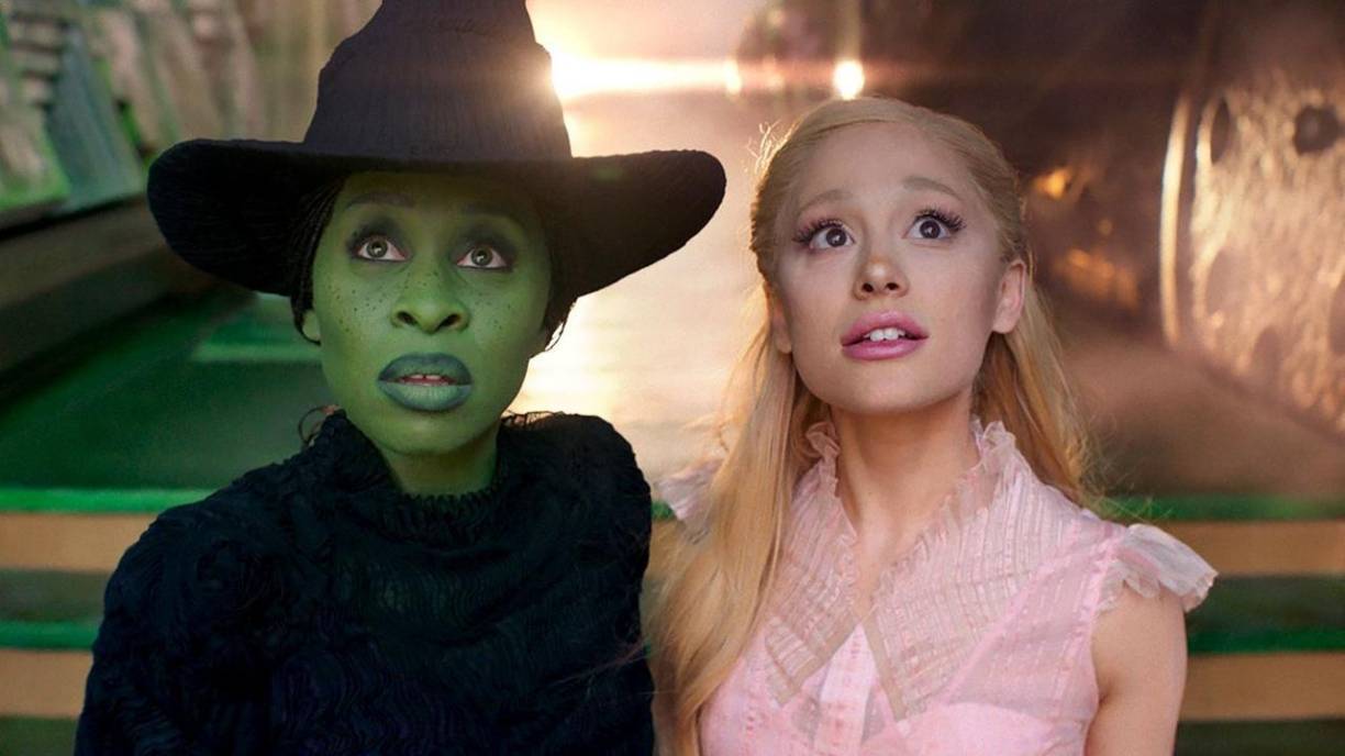 “Wicked” opta a 10 nominaciones en la próxima edición de los Óscar y se ha convertido en otra de las favoritas de los premios. En este caso, la película llegó a los cines el año pasado, pero puede verla en streaming por Prime Video y Apple TV,. 