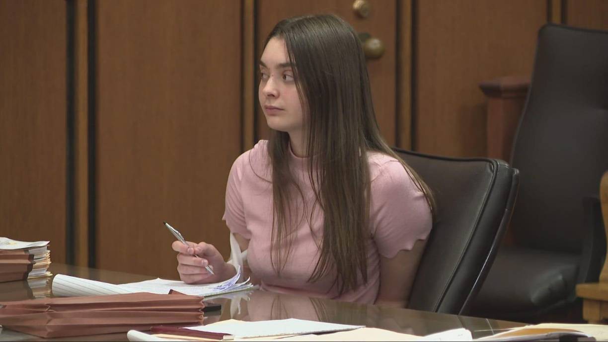 El veredicto fue pronunciado en un juicio sin jurado, en el cual se presentaron 12 cargos en su contra: cuatro por asesinato, cuatro por agresión grave, dos por homicidio vehicular agravado, uno por posesión de drogas y uno por posesión de herramientas criminales.