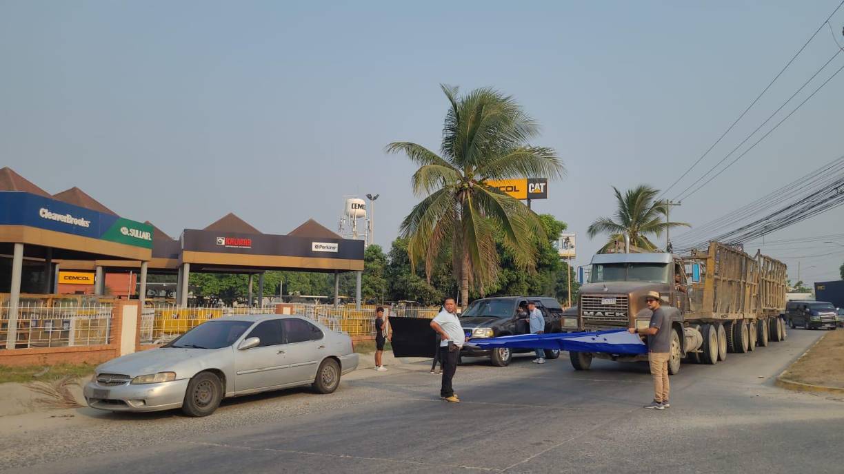 La protesta en el bulevar del este no generó congestionamiento vehicular.